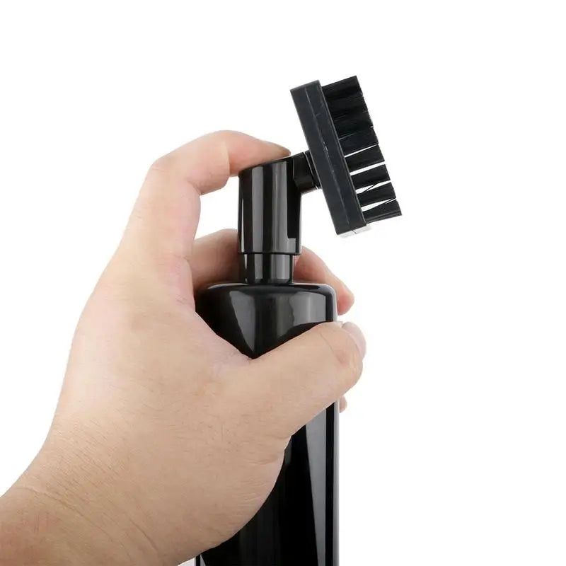 Ultimate Golf Clubs Cleaning Brush with Press-Type Water Dispenser – Keep Your Clubs Sparkling Clean!